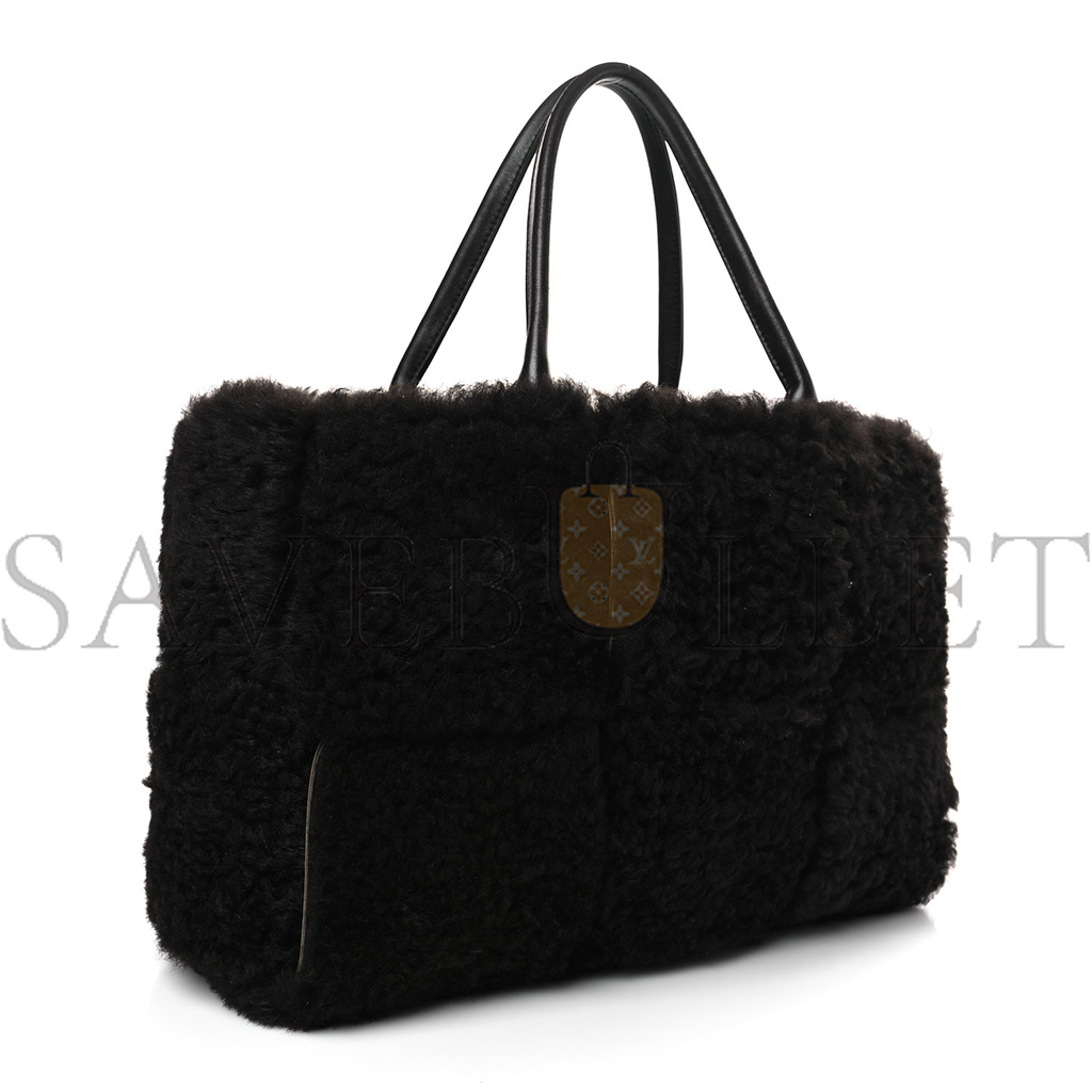 BOTTEGA VENETA SHEARLING INTRECCIATO ARCO TOTE FONDANT  (38*25*17cm)