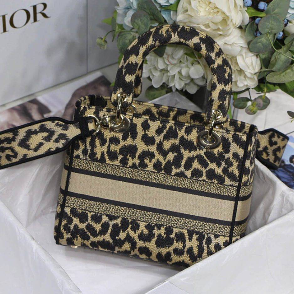 DIOR MEDIUM LADY D-LITE BAG  M0565ORHM_M918 (24cm*20cm*11cm)